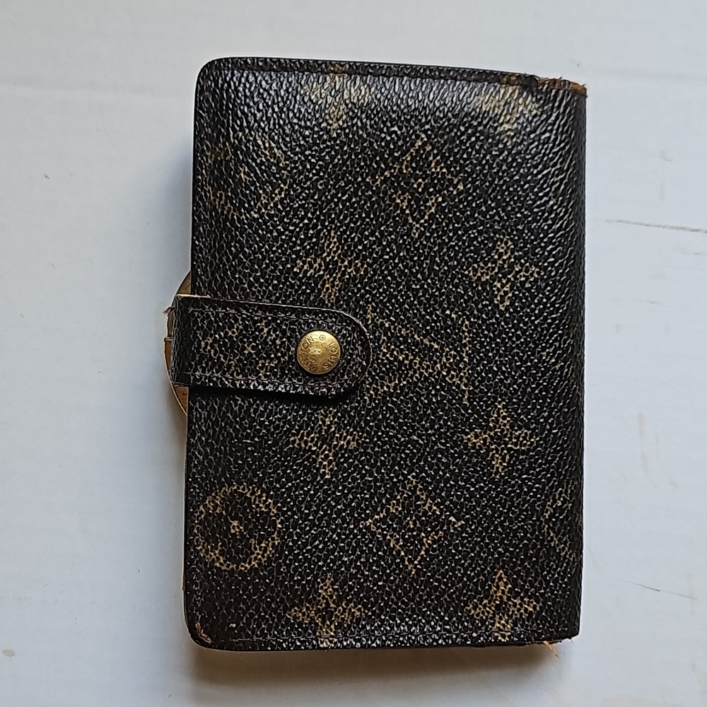 Authentic 1997 Vintage Louis Vuitton Porte Monevier Viennois Kiss Lock SKU#002